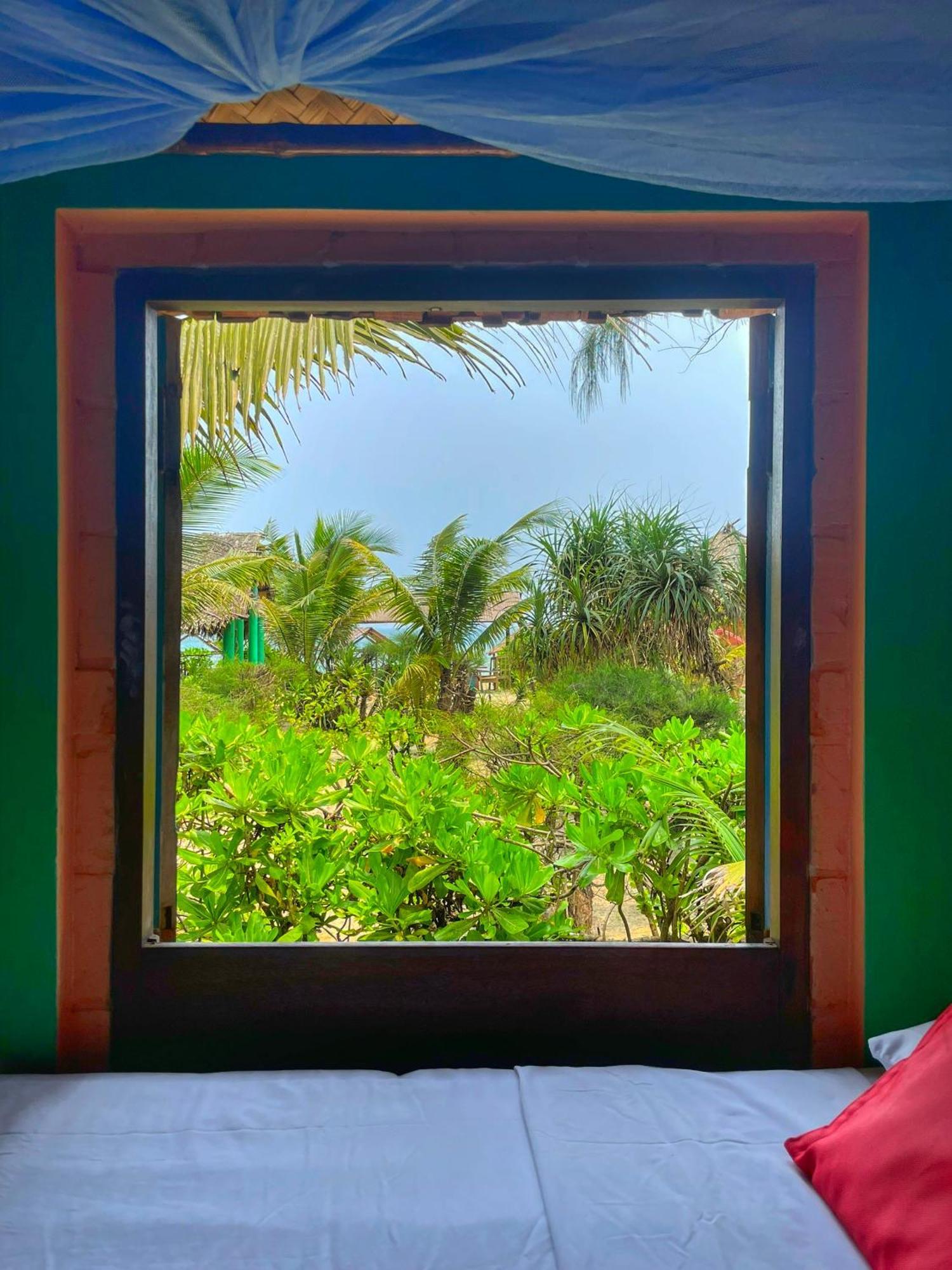 Beach Bar Hue Hostel Room photo