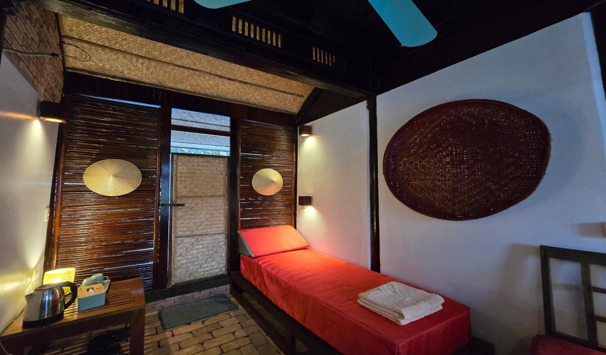 Beach Bar Hue Hostel Exterior photo